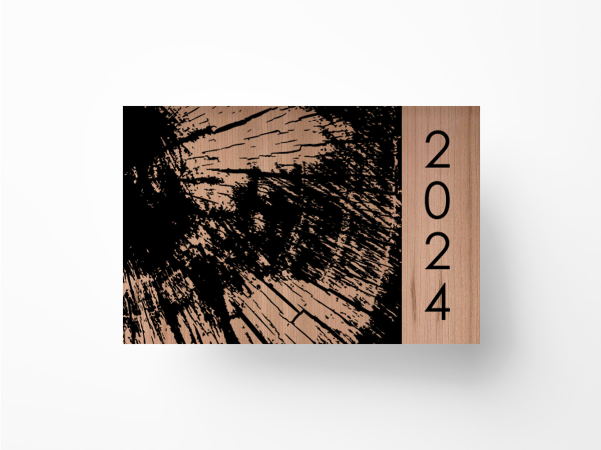 carte voeux bois 2024 - tronc et chiffres verticaux - cerisier